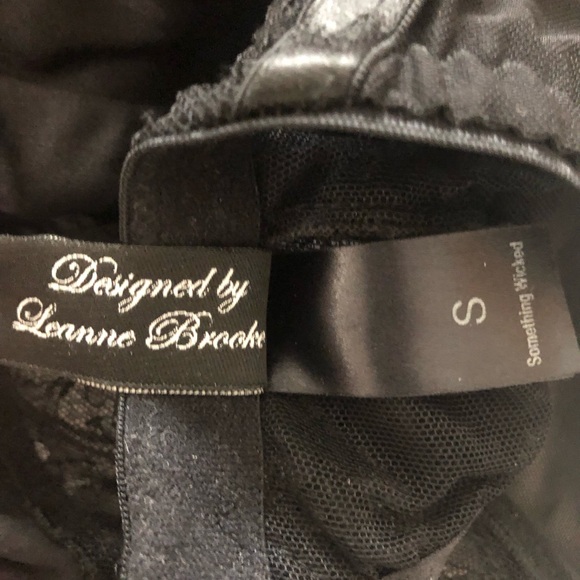 *BRAND NEW* Something Wicked ‘Annabel’ High Waist Peep Brief in noir - Picture 15 of 16